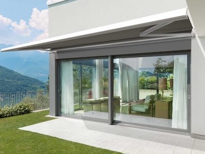 residential-awning_integral-casette_1-1440x958